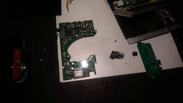 Разбор портативного DVD проигрывателя смотреть онлайн