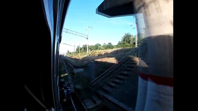 Из окна скорого пассажирского поезда, где то на просторах Родины. смотреть онлайн