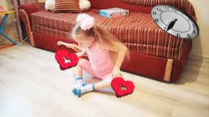 Аня и игры с косметикой для детей! Я крашусь с 6 лет!? Боевой раскрас! Макияж детской косметикой