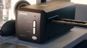 Best 35mm Film Scanners | Plustek OpticPro 8200i SE vs Epson Perfection V850