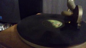 Звук граммофона. "Оркестр Л.-Гв. Коннаго полка"