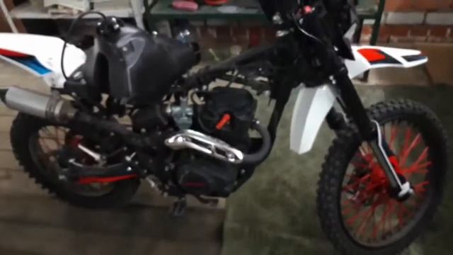 Сколько клапанов на GR-SX 150CC Racing? смотреть онлайн