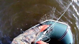 Ловля рыбы сетями .Het fishing on a mysterious lake.