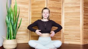 Дыхание для бодрости: капалабхати + задержки дыхания на вдохе и выдохе (кумбхаки и уддияна бандха)