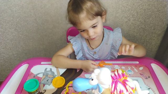 Играем с забавной овечкой плей до, лепим из ПЛАСТИЛИНА/ play with a funny sheep play doh смотреть онлайн