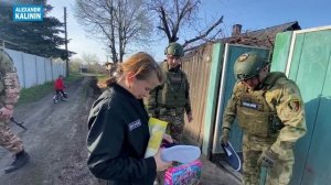 Приехали в гости к маленькой Даше и Ярославу в ЛНР.