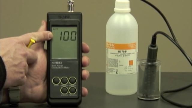 HI 9033 Multi-Range Conductivity Meter смотреть онлайн