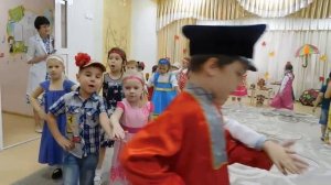 Хоровод "Осенью, осенью"
