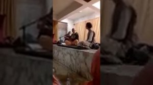 Песня о Прабхупаде, исполняет Чайтанья Нитай прабху (группа "Гауранга")