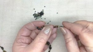 Колье из бисера и бусин  Тайна