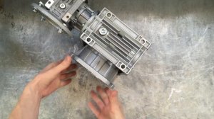 Двойной спаренный червячный редуктор