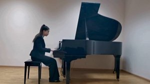 И.С.Бах трехголосная инвенция фа мажор, исп.Полина Тарасова