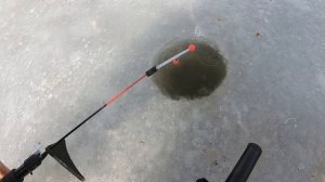 Зимняя рыбалка , ловля карася !