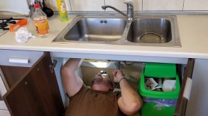 Дырка (трещина) в Кухонной МОЙКЕ! Как отремонтировать раковину за 2 минуты!