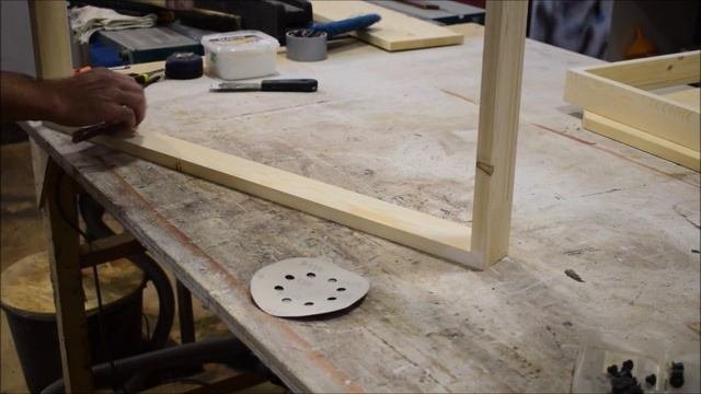 Компьютерный столик.  Для маленькой комнаты. Сomputer Table Made Of Wood.