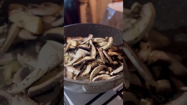 Как приготовить Жульен с курицей и грибами. Вкусный ужин смотреть онлайн