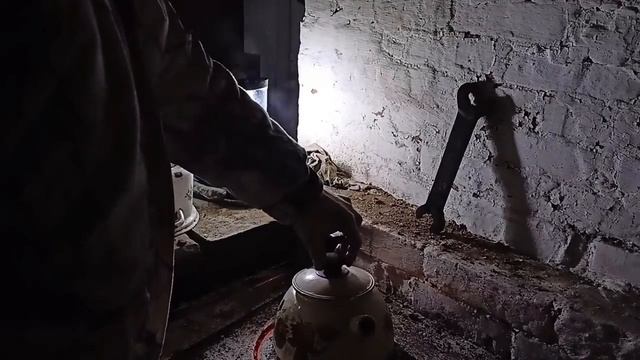 Жизнь в лесу.Волк вернулся.Пришли другие волки.Ставим капканы.Промысел.В избе смотреть онлайн