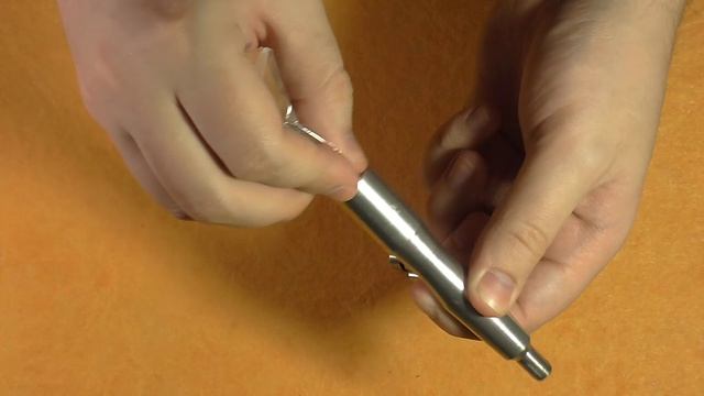 Ручная мини-дрель с набором свёрл 0.6 мм - 2 мм смотреть онлайн