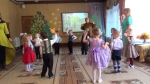 "Танец с погремушками" исполняют воспитанники младшей группы №2 СП "ЦРР - д/с "Сказка"