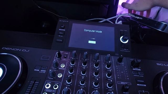 Serato DJ Pro 3.0 on Mac Mini with Denon DJ SC Live 4 no monitor needed.