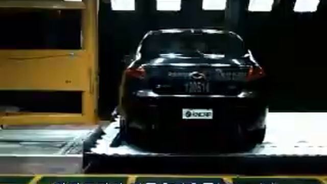 2012 KNCAP Pole Side Impact Test : Renault Samsung SM7 смотреть онлайн