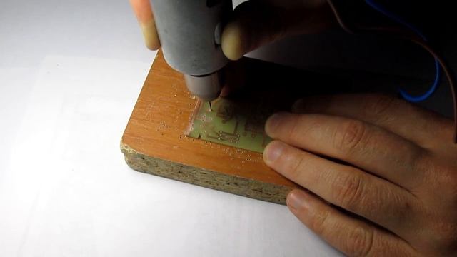 Часть 3 9 Малыш FM2 Сверлим отверстия на плате смотреть онлайн