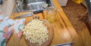 Как хранить чеснок, чтобы долго не портился.