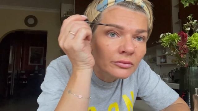 ? Как за 10 минут сделать классный макияж? Видео для нас, кому 40+