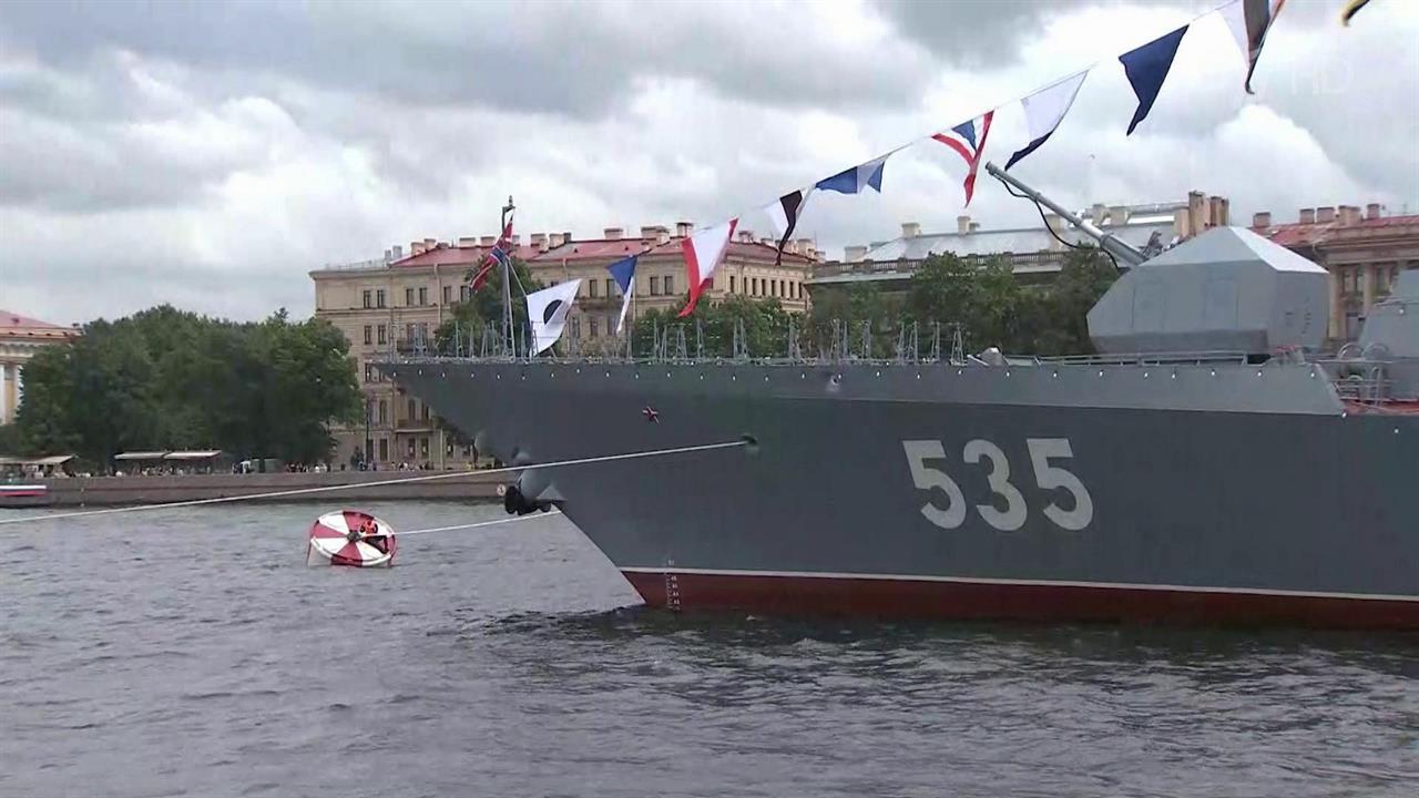 Опубликован порядок кораблей, которые пройдут по Неве во время Главного военно-морского парада