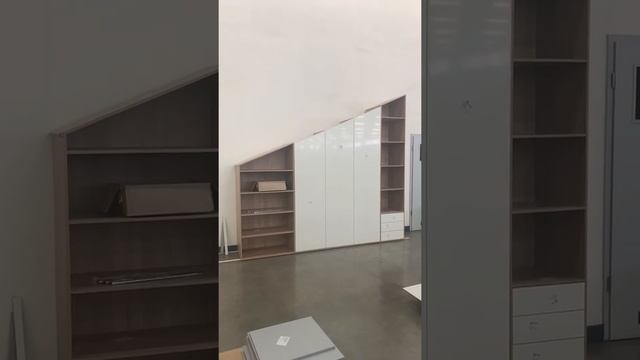 Odissey | Шкаф под мансарду корпус ЛДСП Egger Дуб Бардолино натуральный. Фасады Кристайл Айвори мат смотреть онлайн