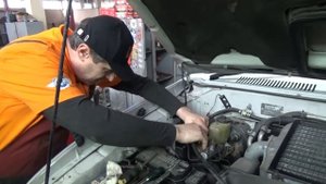 Ремонт главного тормозного цилиндра , тормозная система Прадо 95