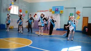 Классный танец на последний звонок)) 2013