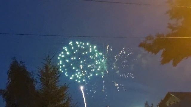 Салют в Тюмени Любимому городу 435лет. тюмень день города салют 2021 смотреть онлайн