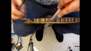 4 часть плетения прямоугольной столешницы из искусственного ротанга.