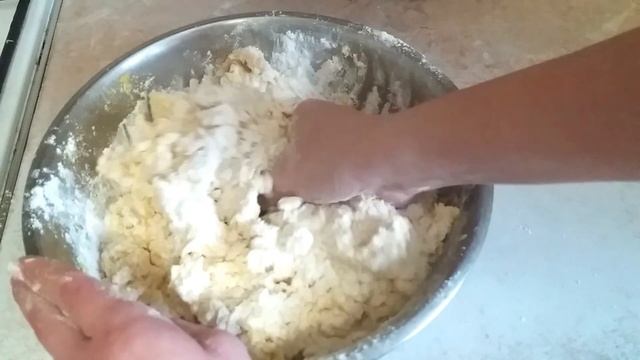 ДОМАШНІ ГОРІШКИ ІЗ ЗГУЩЕНИМ МОЛОКОМ. смотреть онлайн