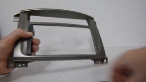 Рамка Toyota Land Cruiser 100 для установки штатной магнитолы Toyota