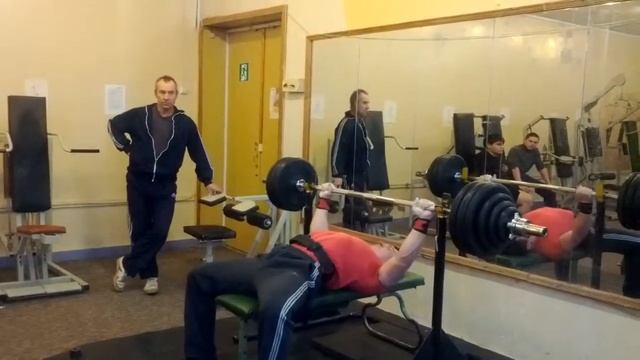 Жим лёжа 180кг. Свой вес 90кг. смотреть онлайн