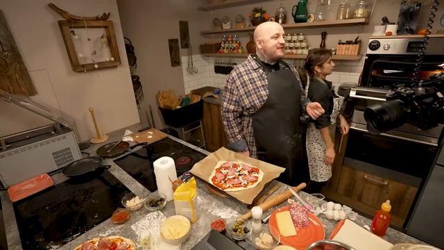 АДЕЛЬ | ЭКСТРИМАЛЬНАЯ КУХНЯ : АНЯ ПОКРОВ, СУПЕР СТАС, АНТОН ДМИТРИЕВ - ГОТОВЯТ ПИЦЦУ
