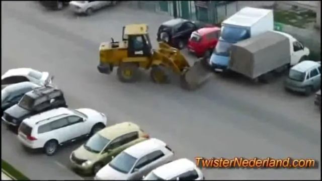 HUMANENESS AND UGLINESS WALK NEAR /САМЫЕ ДОБРЫЕ И БЕЗРАССУДНЫЕ ПОСТУПКИ ЛЮДЕЙ. смотреть онлайн