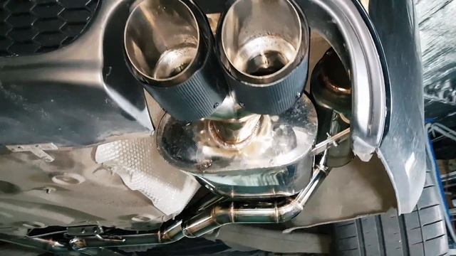 AUDI A6 C7 тесты выхлопа с  резонатором Гельмгольца. Самый тихий прямоток на 500 сил.