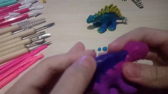 Лепим динозаврика-стегозаврика смотреть онлайн