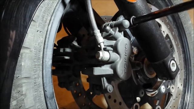V-Strom Brake pad change. Easy!