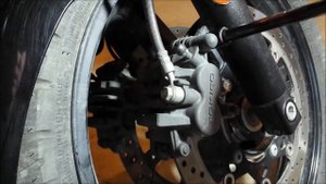 V-Strom Brake pad change. Easy!