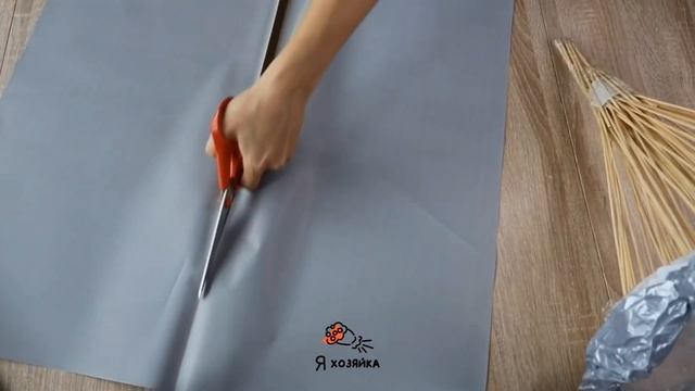 Что подарить на день воспитателя? Букет из конфет и гофрированной бумаги.