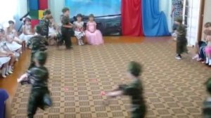 Танец "Мы теперь солдаты"