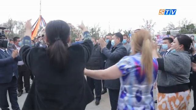 В парке им.А.Навои прошли торжества по случаю Навруз смотреть онлайн
