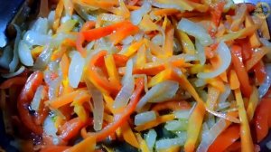 Вкусная тушёная капуста на сковороде в молоке. Простое и бюджетное блюдо.