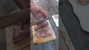 Рульки копченые в смокере.Очень вкусно получается у нас их готовить. #мангал #еда #мясо