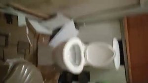 Коммунальная квартира.Сосед не даёт жить.Постоянные погромы,пьянки.Распускает руки.