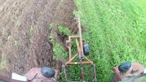 Вспашка огорода трактором Т-25, с 2 х корпусным плугом